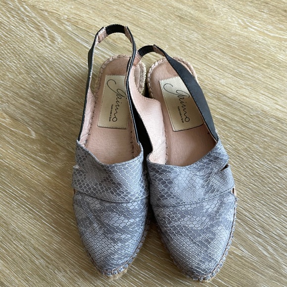 Women sandals - Picture 1 of 5